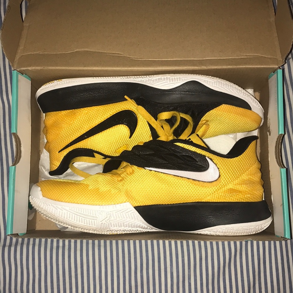 Nike Kyrie Low 1 “Amarillo”